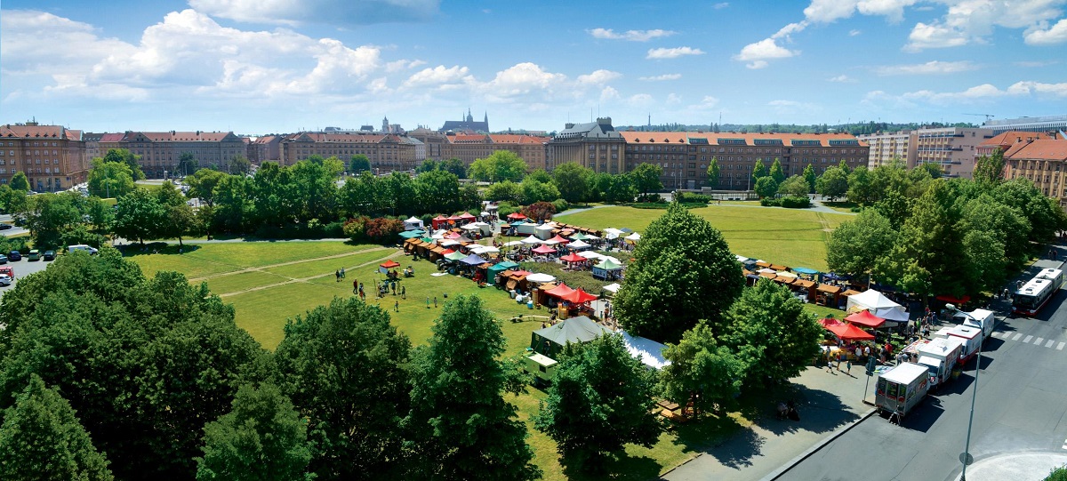Kulatak Street Market